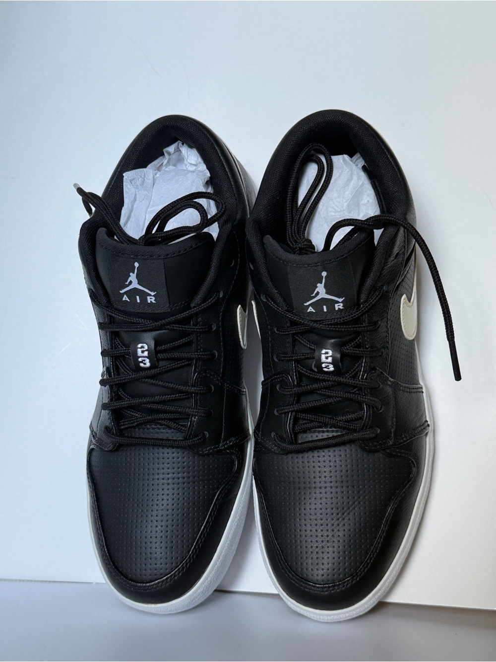 Air Jordan 1 V.2 Low Leather Black White Sneaker Men's Size 10.5 584794-010